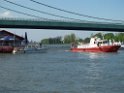 Motor Segelboot mit Motorschaden trieb gegen Alte Liebe bei Koeln Rodenkirchen P026